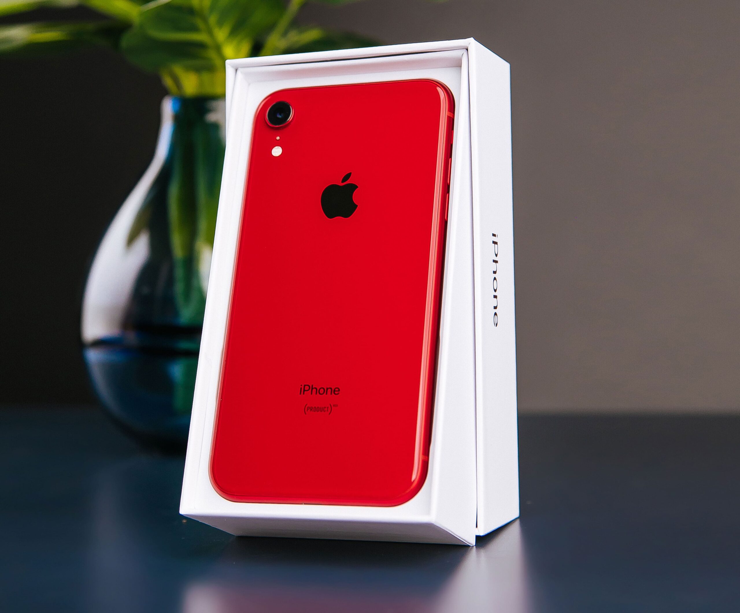 iPhone XR 256ГБ Product Red